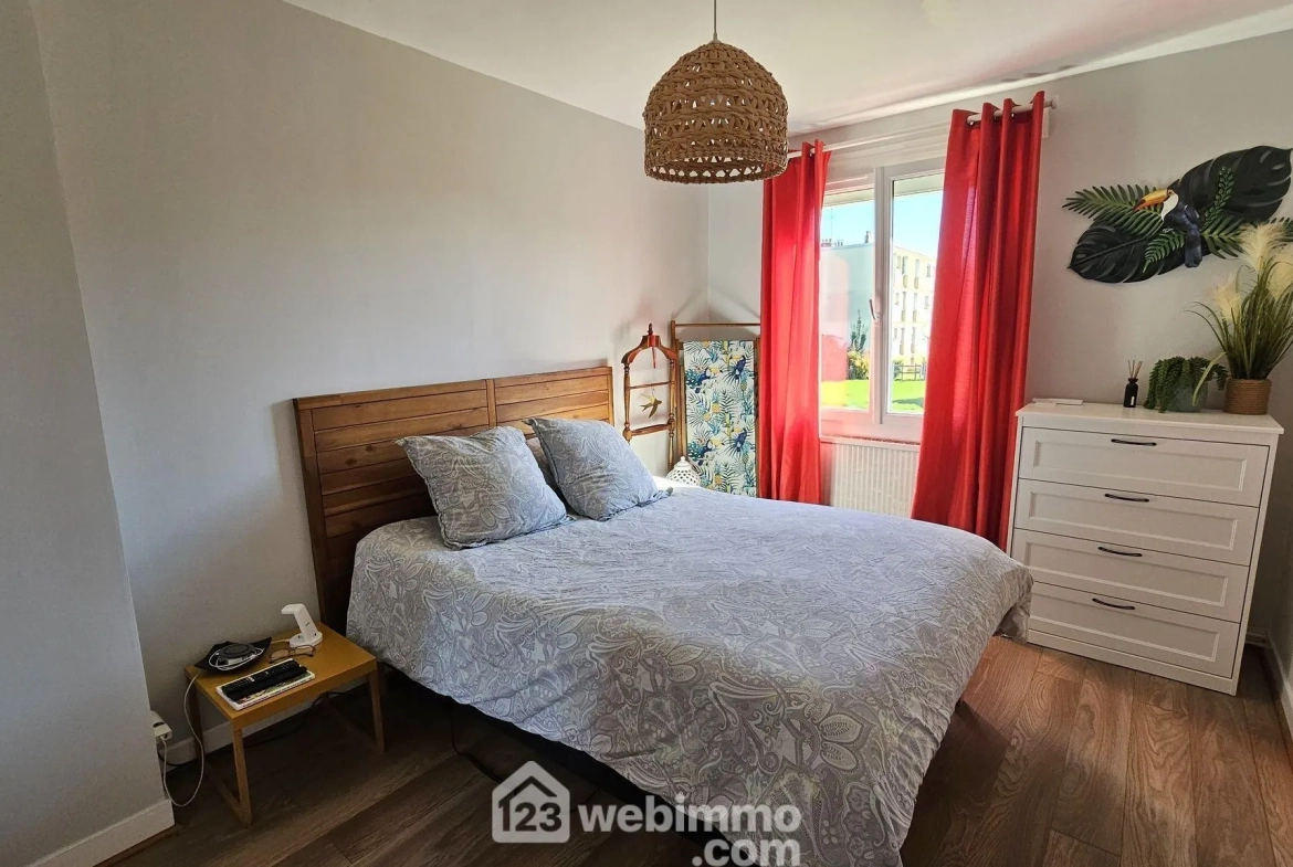 Maison rénovée de 116 m² avec terrasse et garage à Milly-la-Forêt 