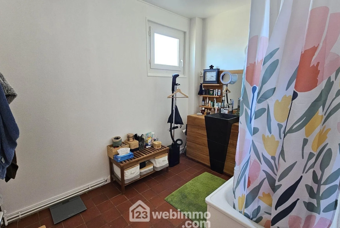 Maison rénovée de 116 m² avec terrasse et garage à Milly-la-Forêt 