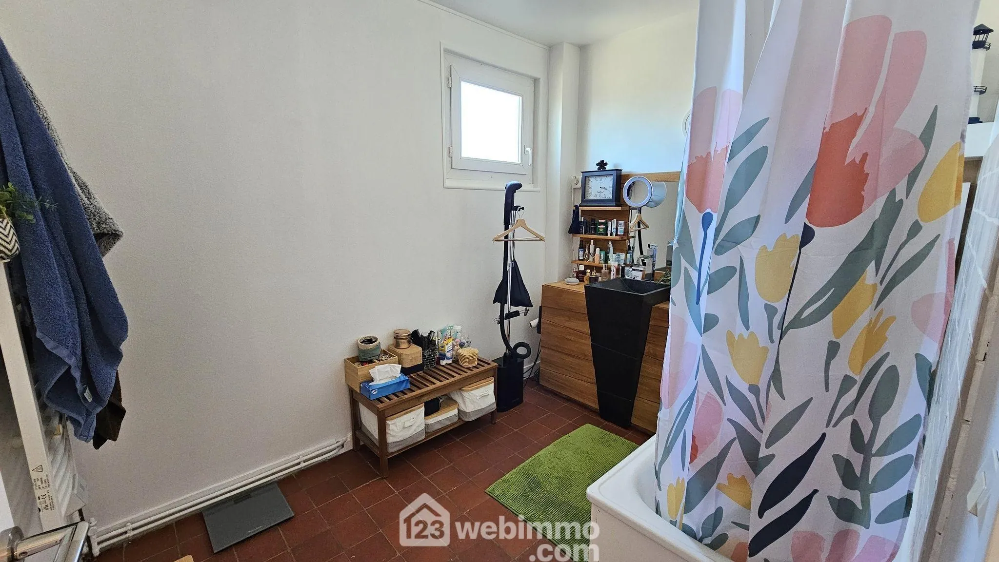 Maison rénovée de 116 m² avec terrasse et garage à Milly-la-Forêt 