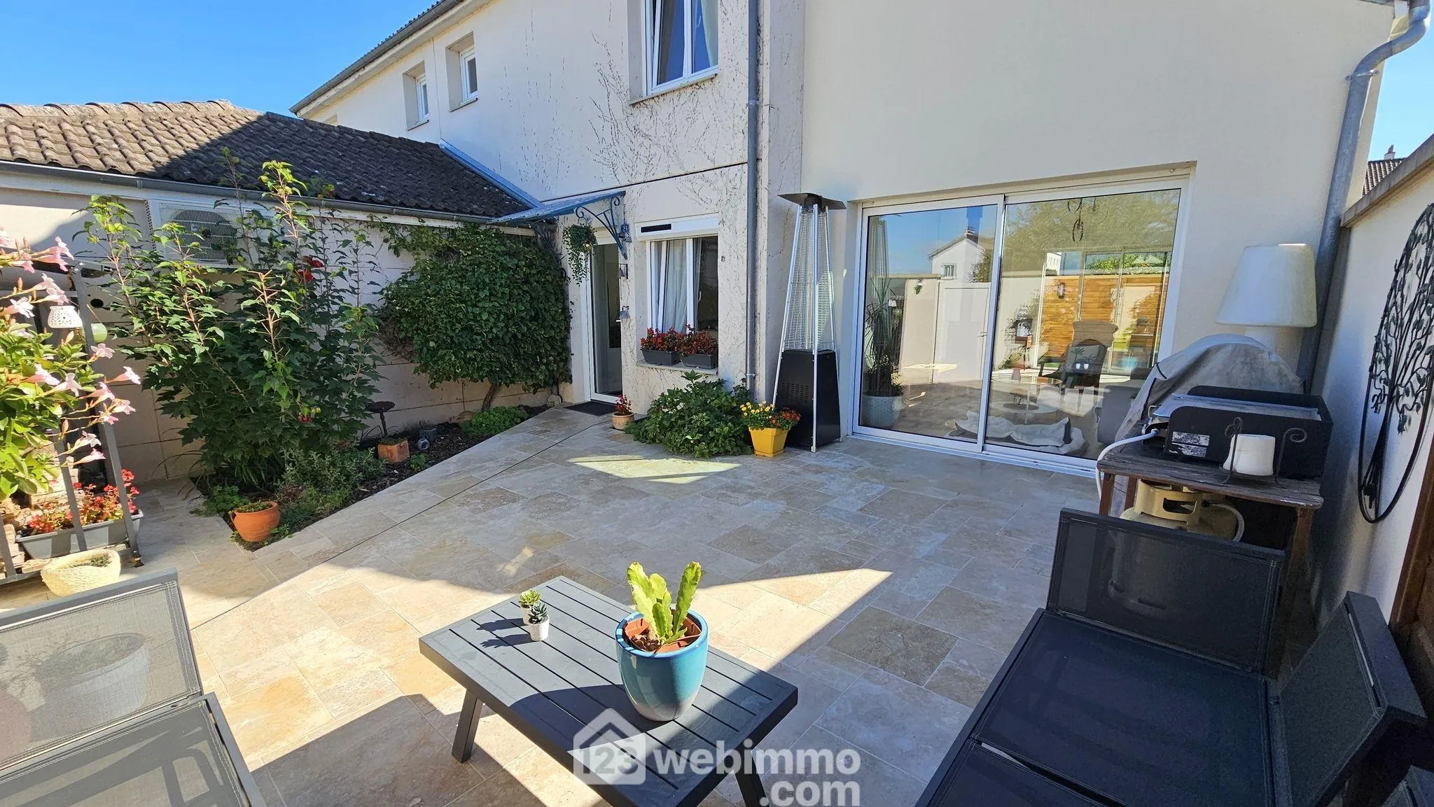 Maison rénovée de 116 m² avec terrasse et garage à Milly-la-Forêt 