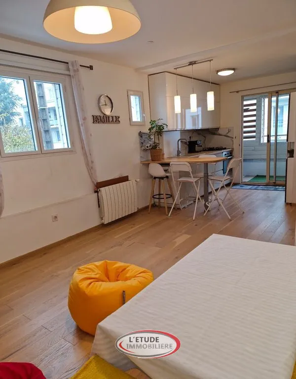 Maison individuelle à vendre à Nantes, quartier Croissant, 3 chambres et duplex lumineux 