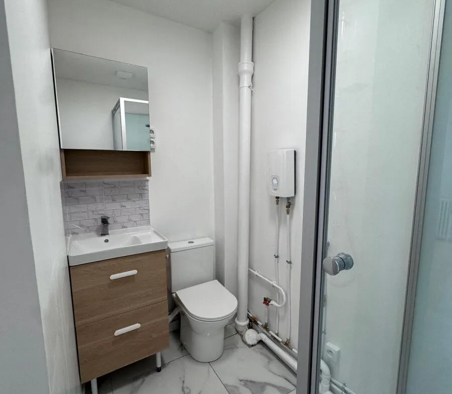 Studio rénové de 17m² à Paris 18ème proche métro et commerces 
