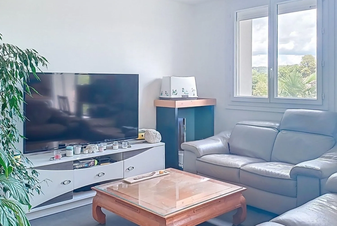 Maison T6 à Réalmont avec jardin, piscine et garage - Rénovée en 2019 