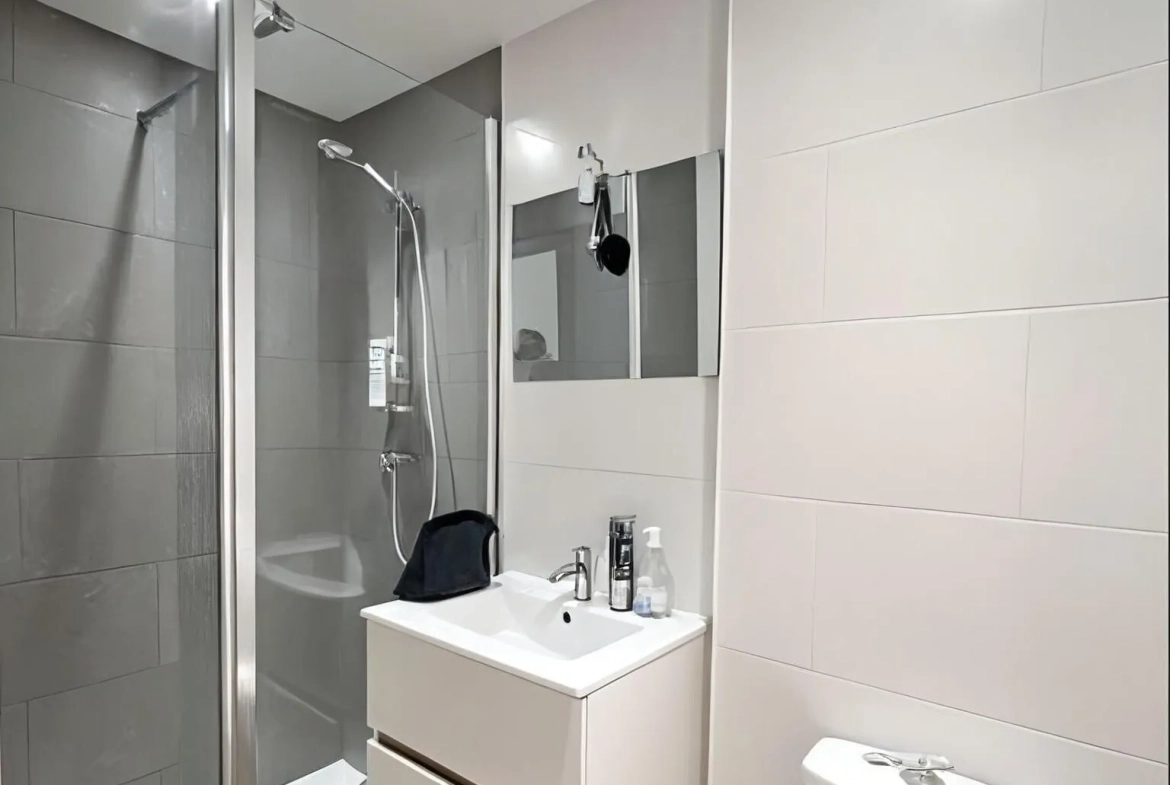 Studio rénové avec loggia et piscine à Sainte-Maxime - 36 m² 
