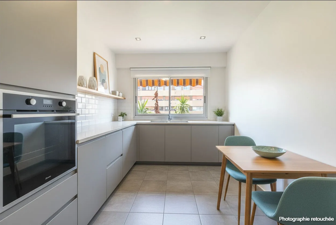 Appartement traversant de 87 m² avec terrasse à Marseille dans la résidence Le Corinthe 