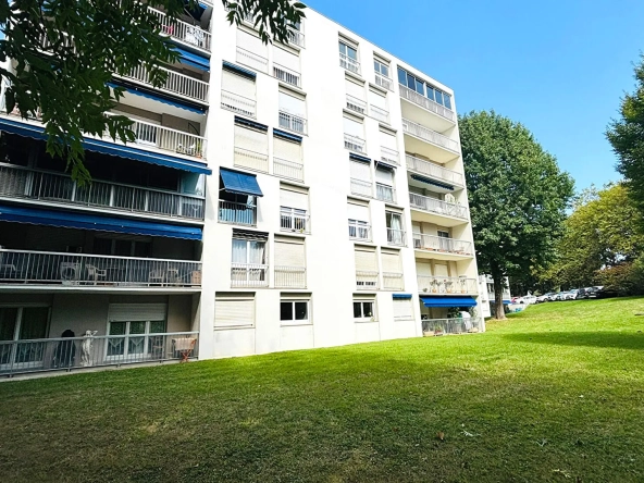 Appartement T4 à Bayonne de 90 m² proche du stade Didier Deschamps