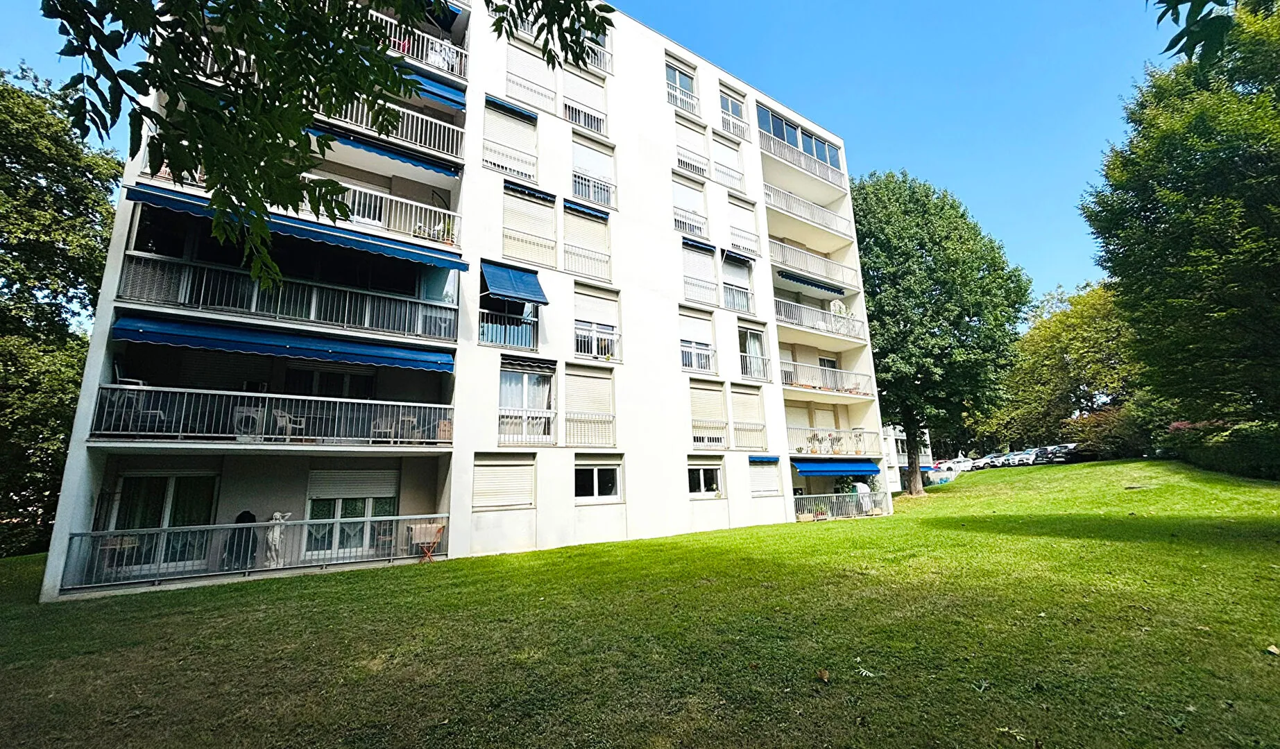 Appartement T4 à Bayonne de 90 m² proche du stade Didier Deschamps 