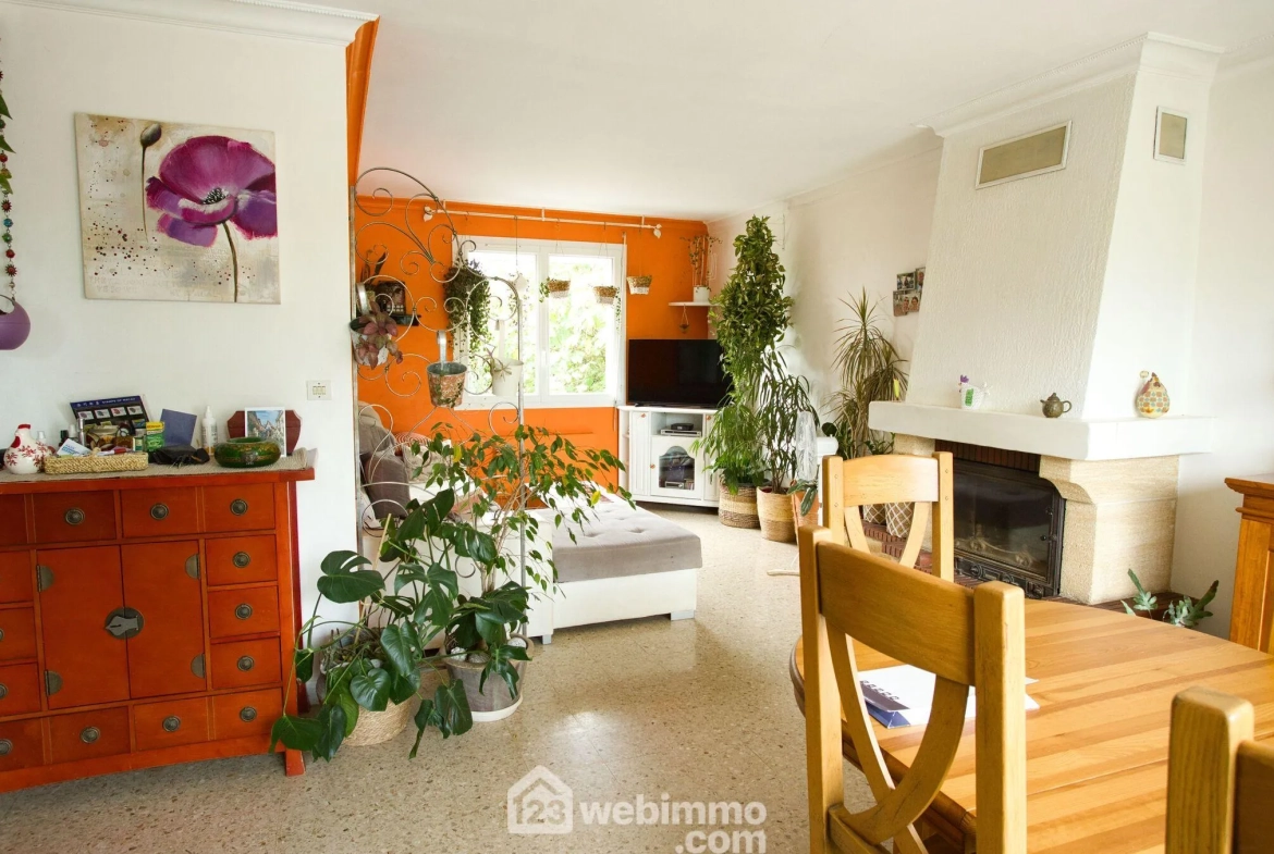 Maison à vendre de 95 m² à Puilboreau avec jardin et panneaux solaires 