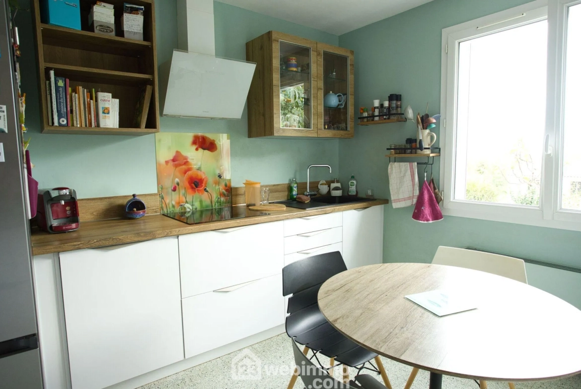 Maison à vendre de 95 m² à Puilboreau avec jardin et panneaux solaires 