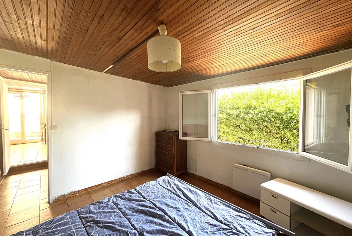 Maison à rénover de 72 m² avec dépendance et jardin à Septèmes-les-Vallons 
