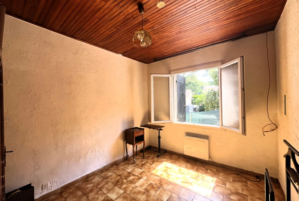 Maison à rénover de 72 m² avec dépendance et jardin à Septèmes-les-Vallons 
