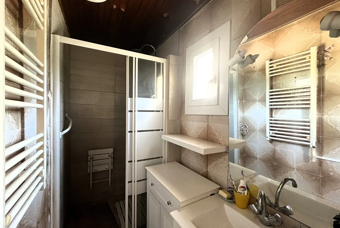 Maison à rénover de 72 m² avec dépendance et jardin à Septèmes-les-Vallons 