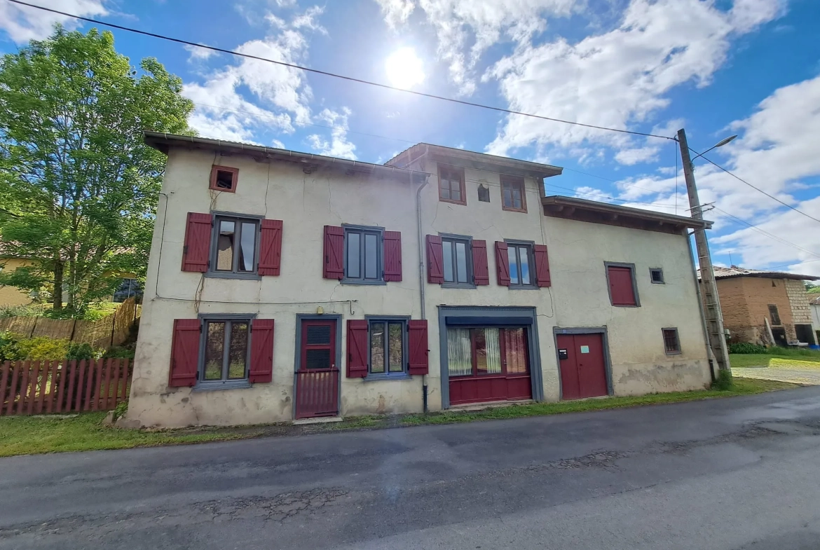 Maison de hameau à vendre à Marsac-en-Livradois, 123 m² avec dépendances 
