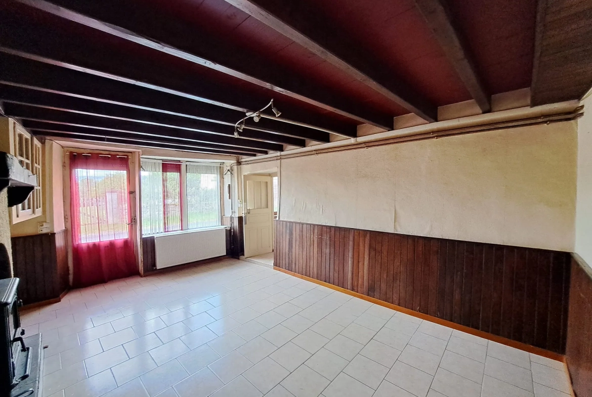 Maison de hameau à vendre à Marsac-en-Livradois, 123 m² avec dépendances 