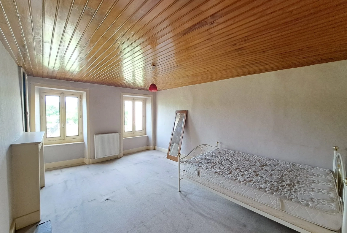 Maison de hameau à vendre à Marsac-en-Livradois, 123 m² avec dépendances 