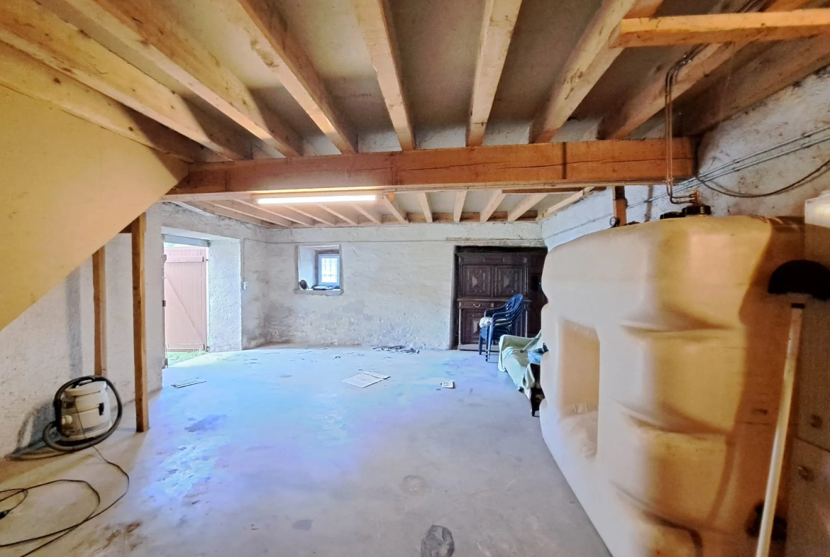 Maison de hameau à vendre à Marsac-en-Livradois, 123 m² avec dépendances 