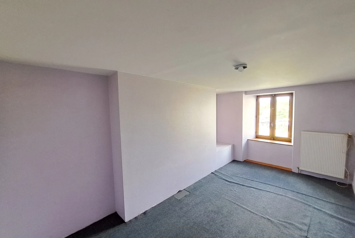 Maison de hameau à vendre à Marsac-en-Livradois, 123 m² avec dépendances 