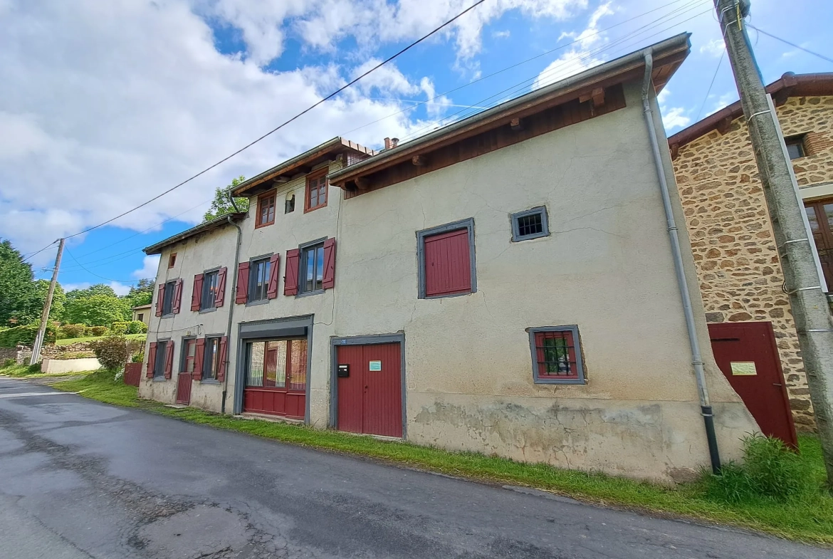 Maison de hameau à vendre à Marsac-en-Livradois, 123 m² avec dépendances 