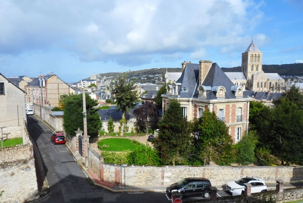 Appartement lumineux de 2 chambres à Fécamp, proche commerces 
