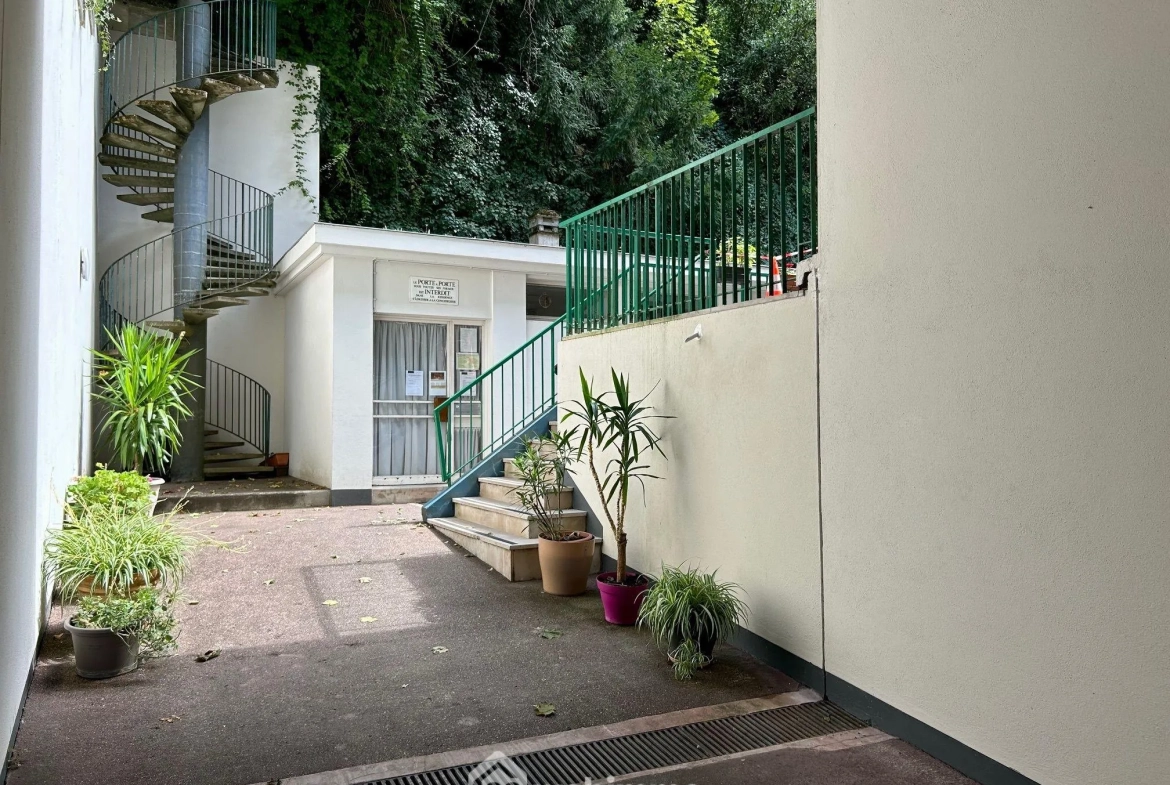 A vendre appartement T4 lumineux à Poitiers, proche gare et centre-ville 