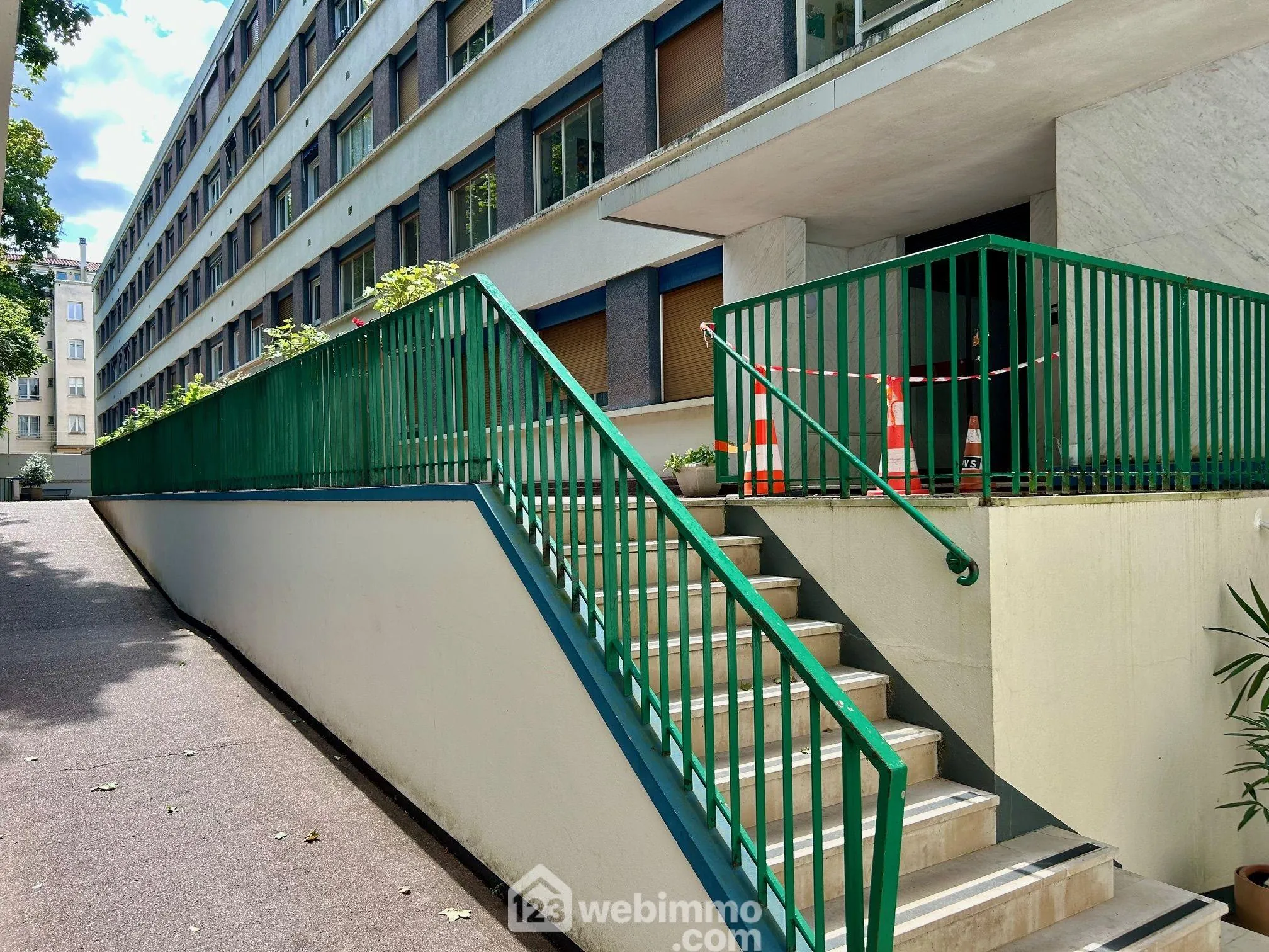 A vendre appartement T4 lumineux à Poitiers, proche gare et centre-ville 