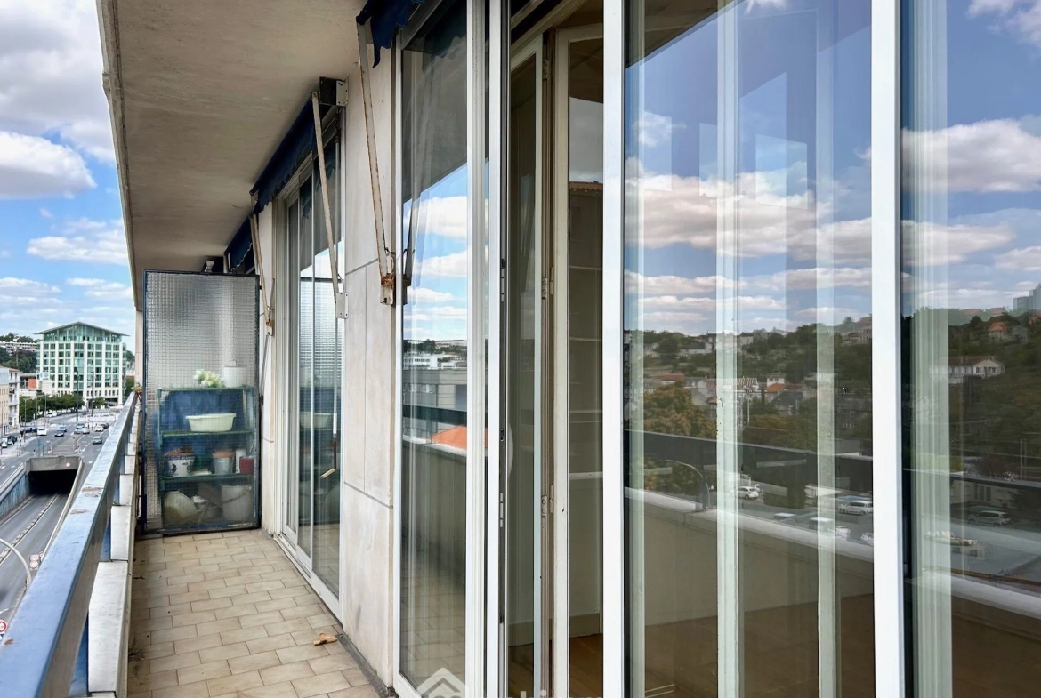 A vendre appartement T4 lumineux à Poitiers, proche gare et centre-ville 