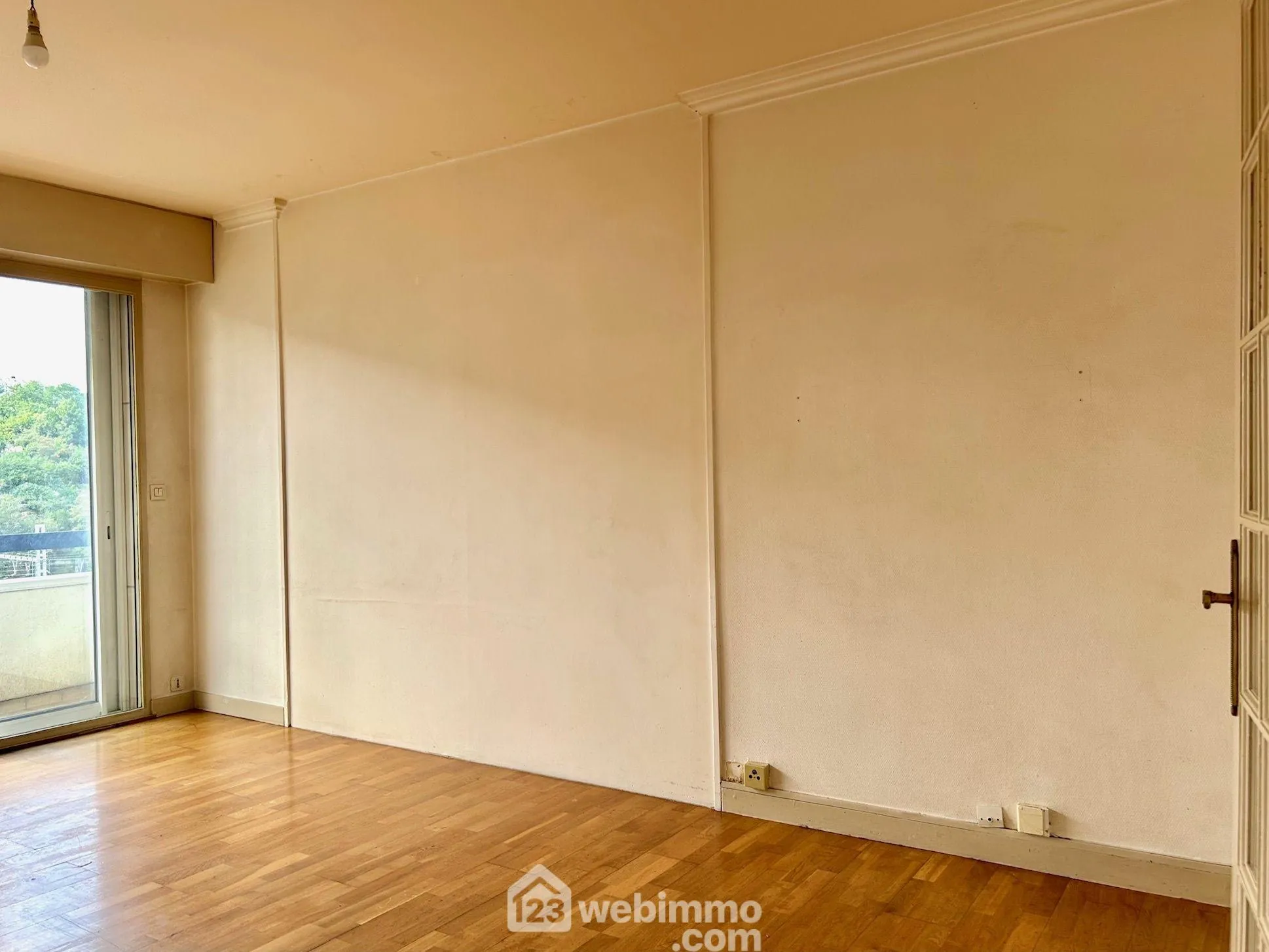 A vendre appartement T4 lumineux à Poitiers, proche gare et centre-ville 