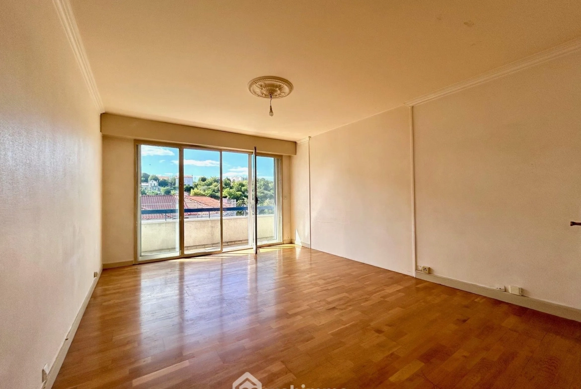 A vendre appartement T4 lumineux à Poitiers, proche gare et centre-ville 