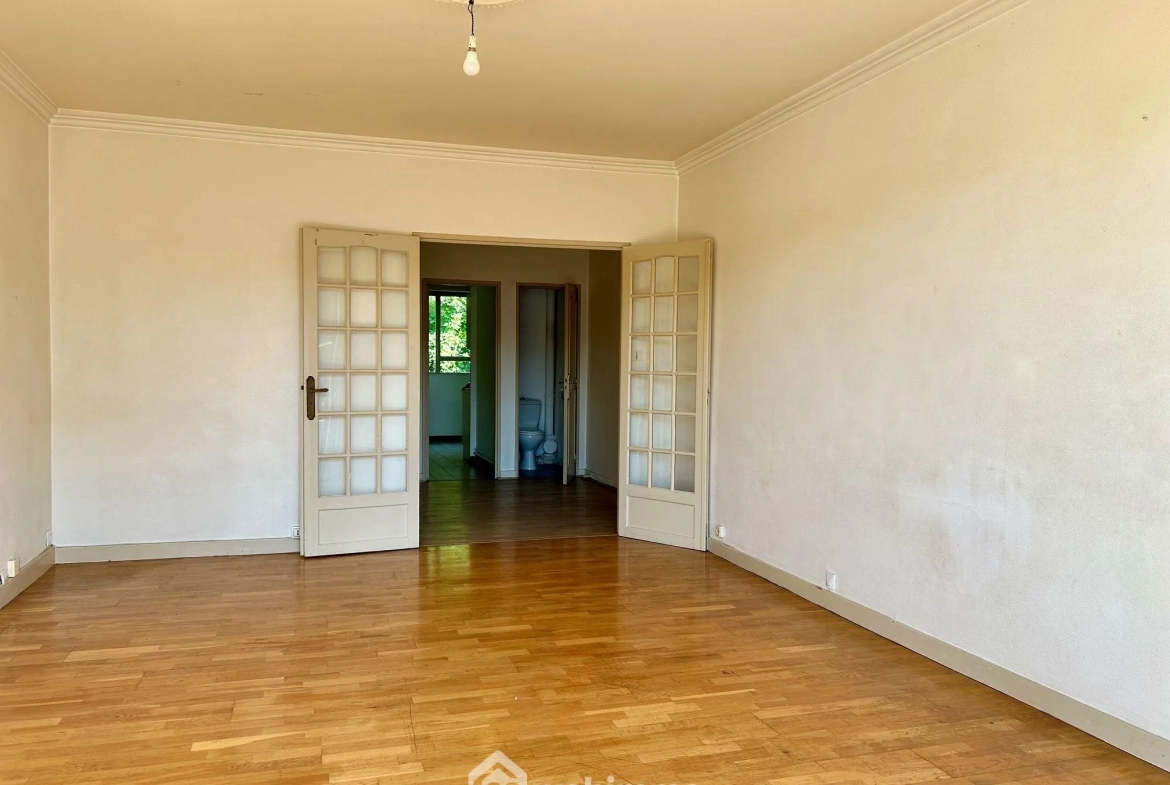 A vendre appartement T4 lumineux à Poitiers, proche gare et centre-ville 