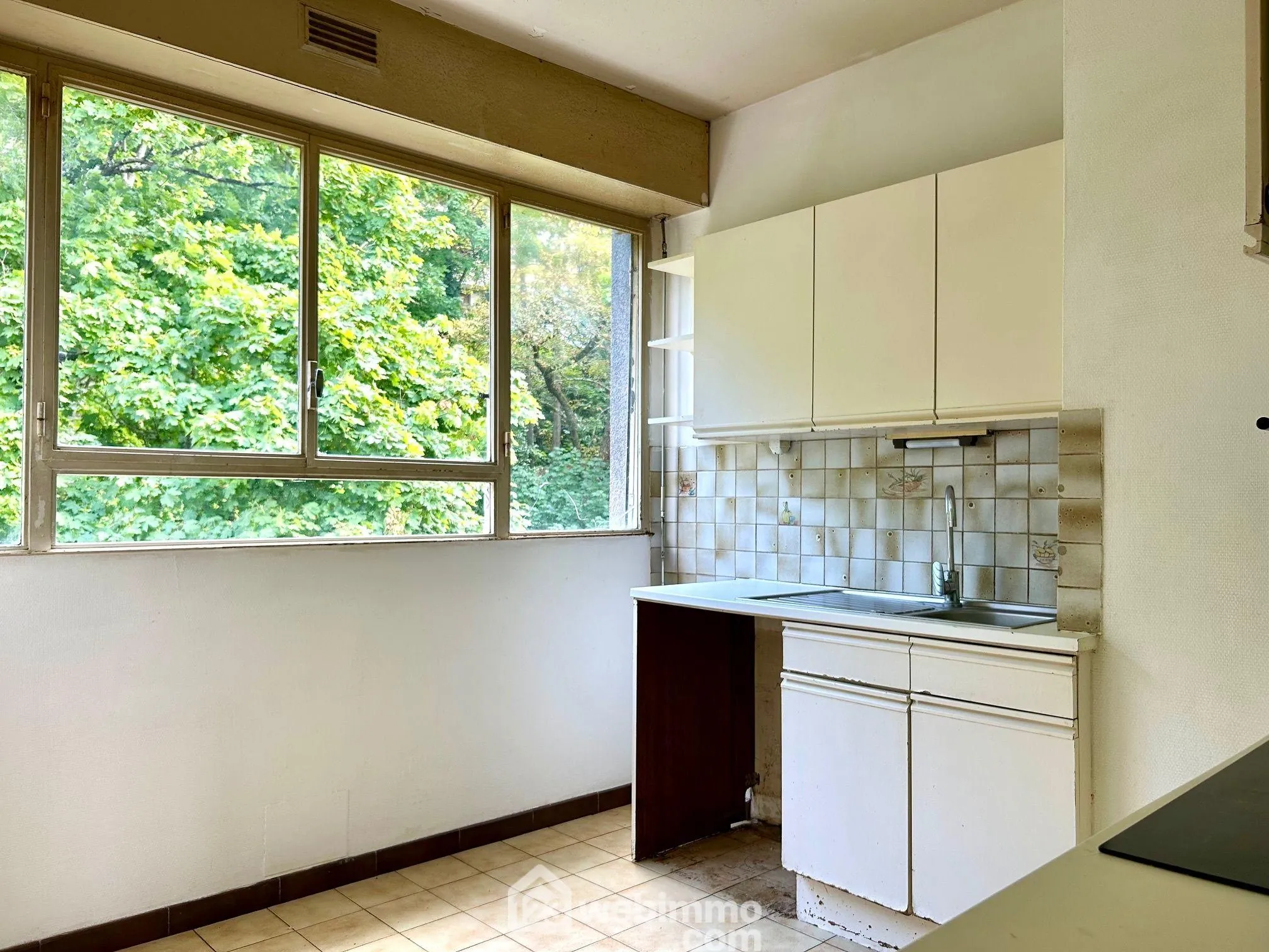 A vendre appartement T4 lumineux à Poitiers, proche gare et centre-ville 