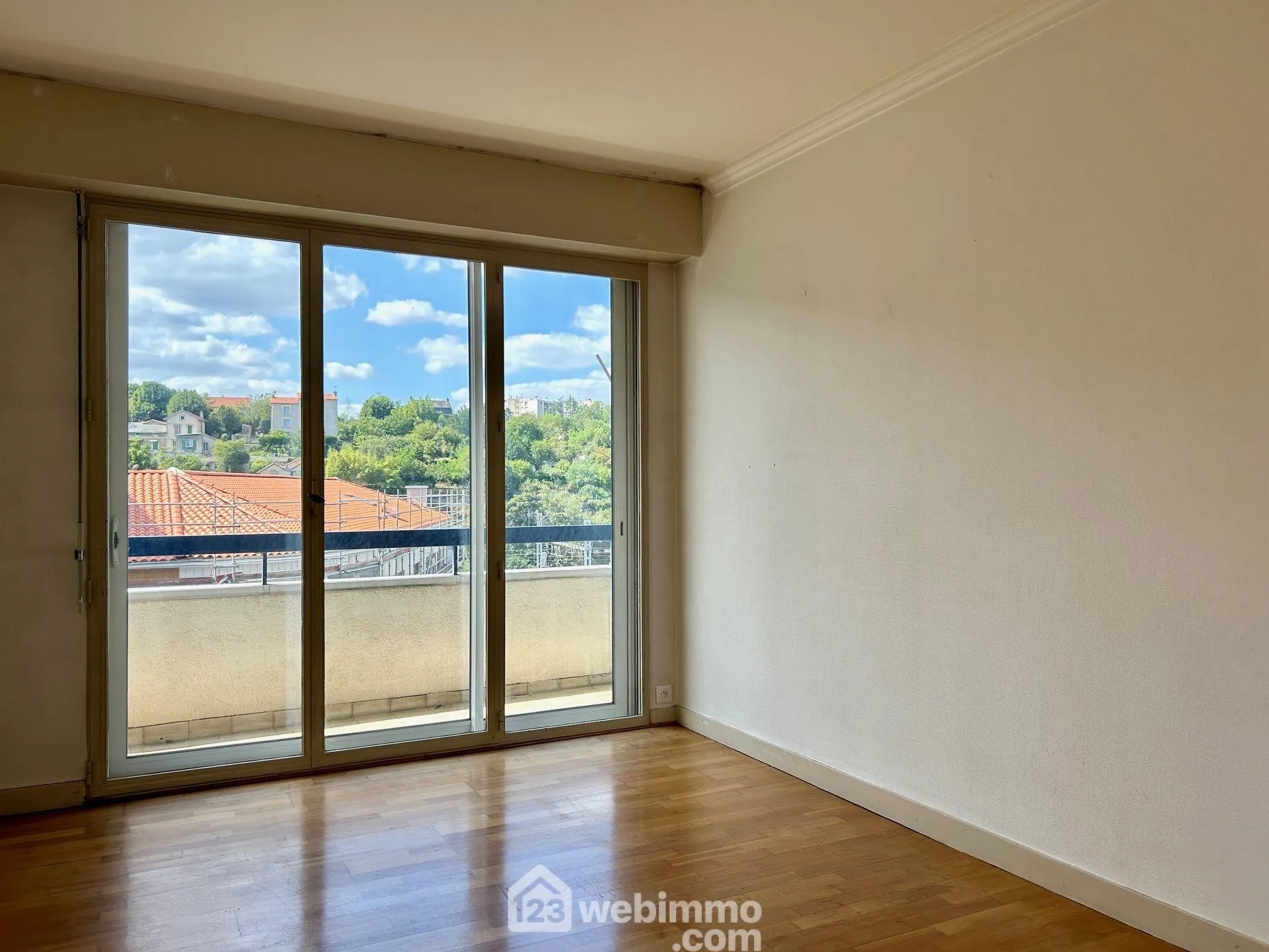 A vendre appartement T4 lumineux à Poitiers, proche gare et centre-ville 