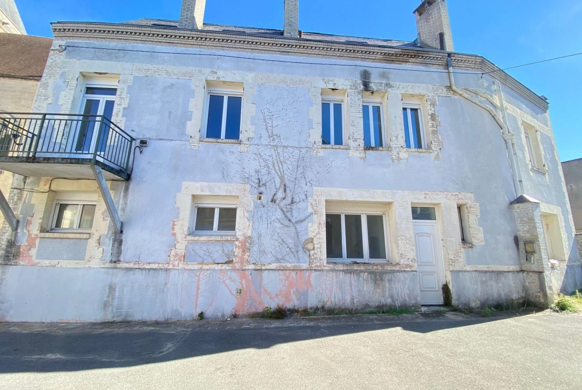 Immeuble de rapport de 261 m² à Bruyères-et-Montbérault, potentiel locatif élevé 