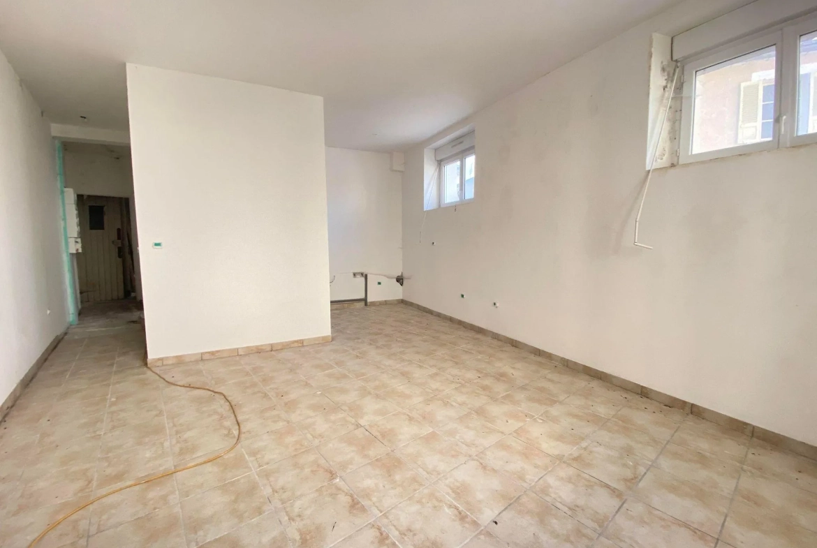 Immeuble de rapport de 261 m² à Bruyères-et-Montbérault, potentiel locatif élevé 