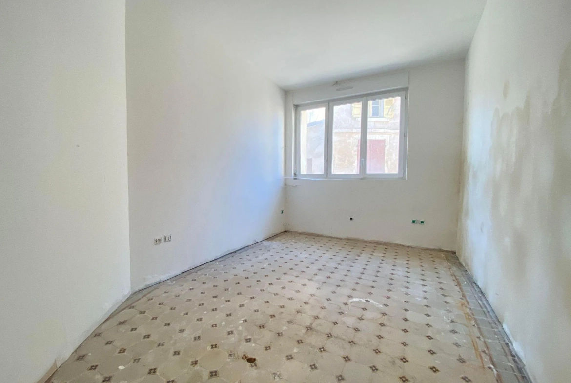 Immeuble de rapport de 261 m² à Bruyères-et-Montbérault, potentiel locatif élevé 
