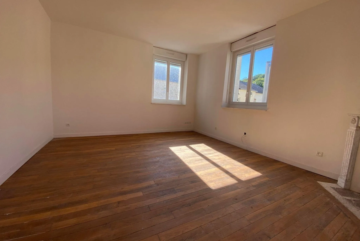 Immeuble de rapport de 261 m² à Bruyères-et-Montbérault, potentiel locatif élevé 