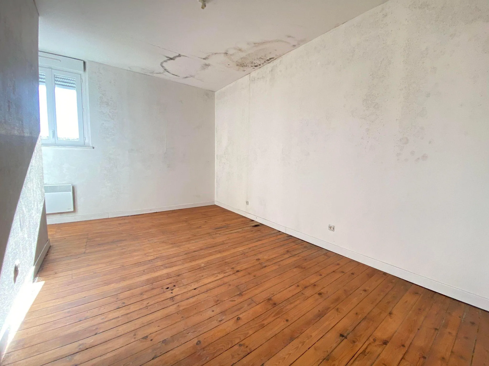 Immeuble de rapport de 261 m² à Bruyères-et-Montbérault, potentiel locatif élevé 