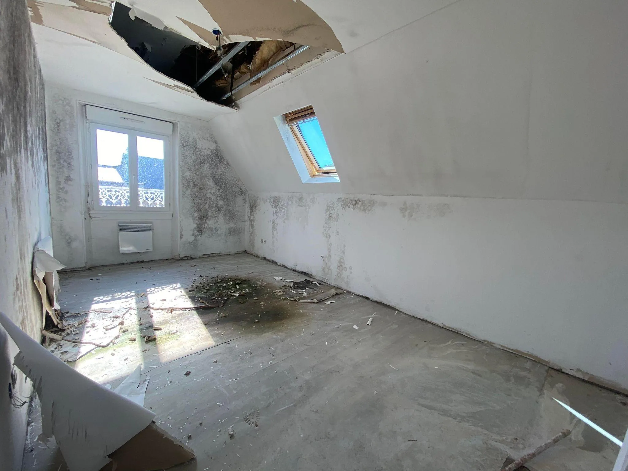 Immeuble de rapport de 261 m² à Bruyères-et-Montbérault, potentiel locatif élevé 