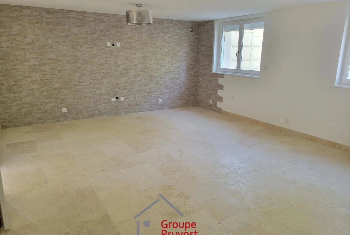 Maison rénovée de 162 m² avec 4 chambres à Parigny, proche Coteau 