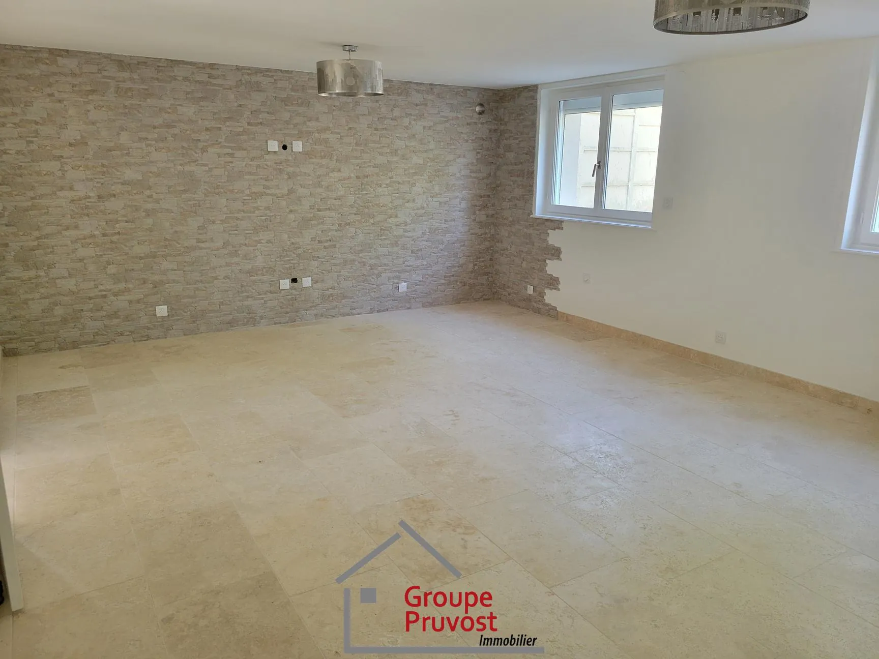 Maison rénovée de 162 m² avec 4 chambres à Parigny, proche Coteau 