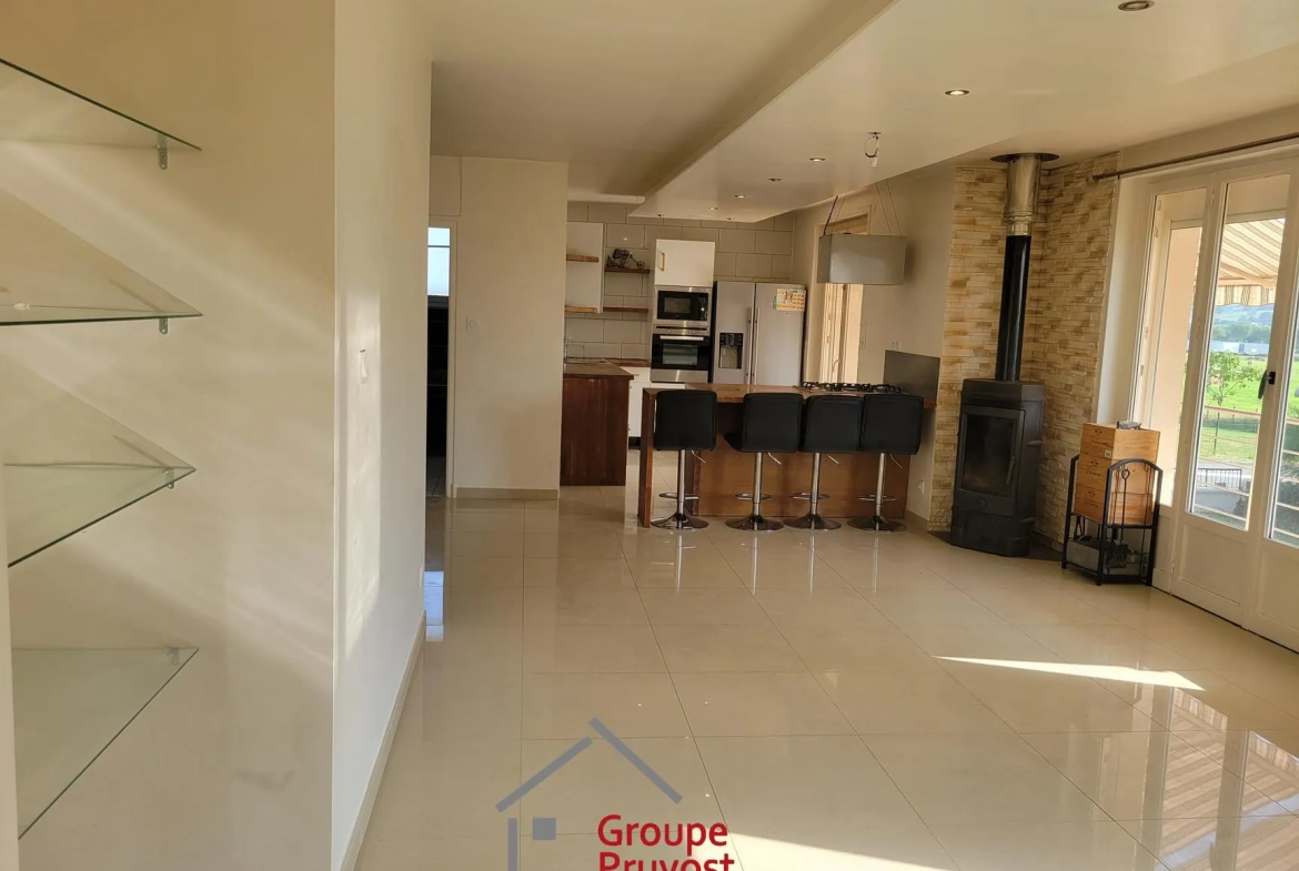 Maison rénovée de 162 m² avec 4 chambres à Parigny, proche Coteau 