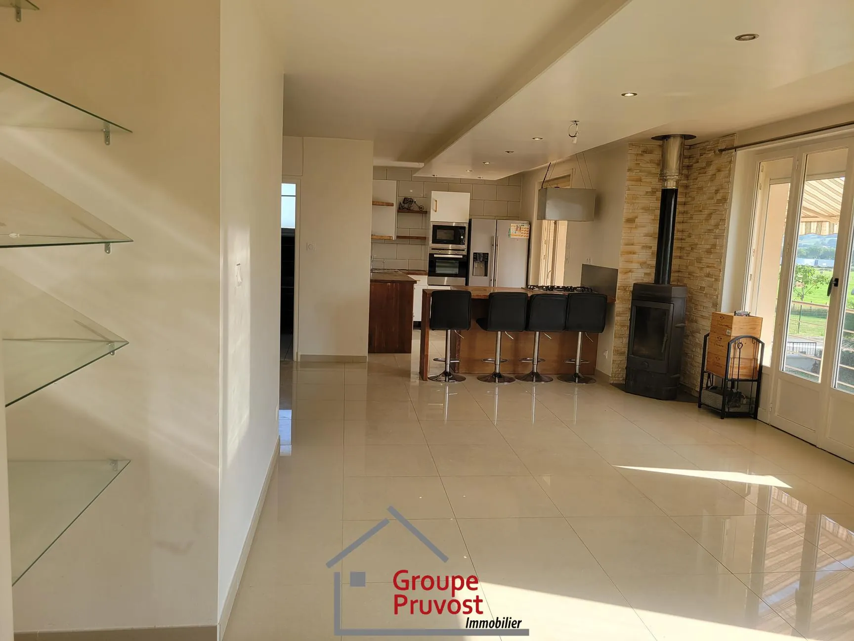 Maison rénovée de 162 m² avec 4 chambres à Parigny, proche Coteau 
