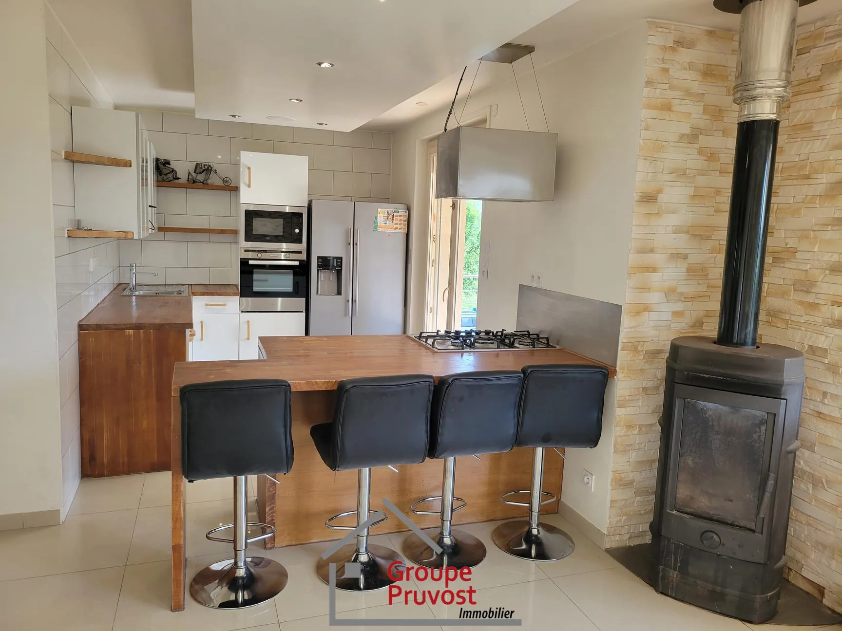 Maison rénovée de 162 m² avec 4 chambres à Parigny, proche Coteau 