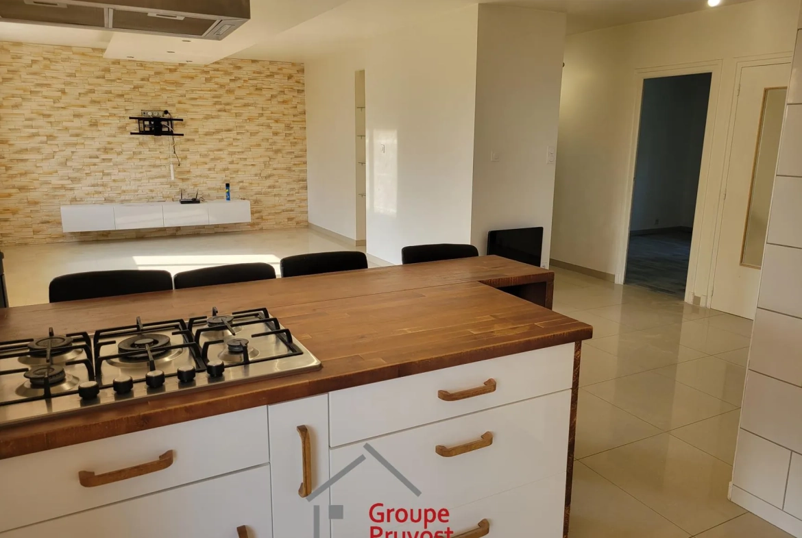 Maison rénovée de 162 m² avec 4 chambres à Parigny, proche Coteau 
