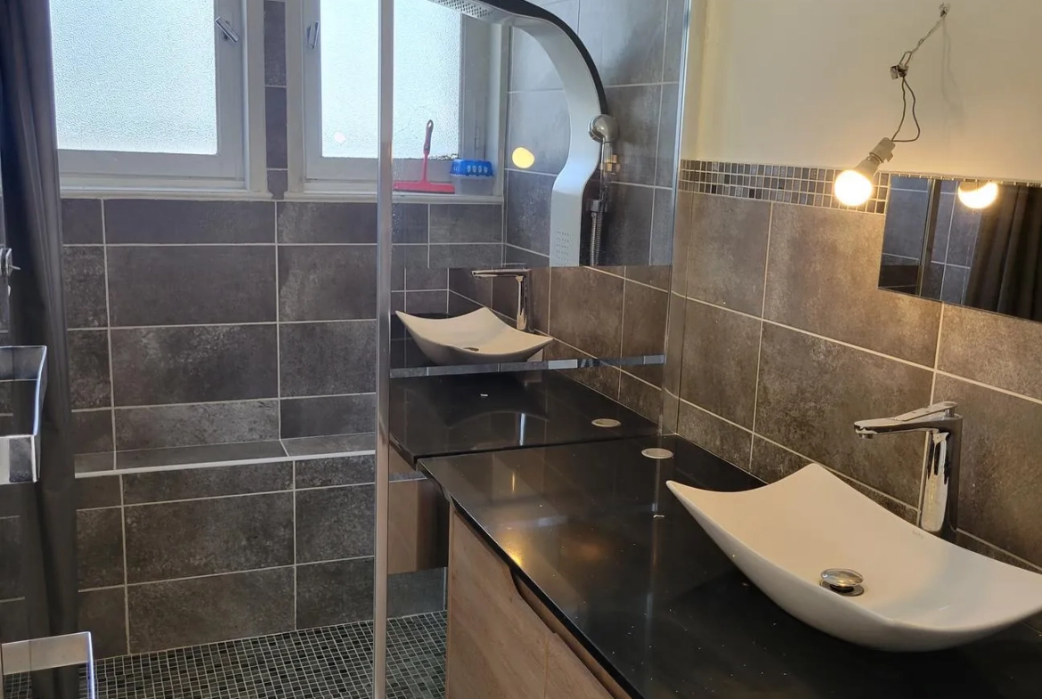 Maison rénovée de 162 m² avec 4 chambres à Parigny, proche Coteau 