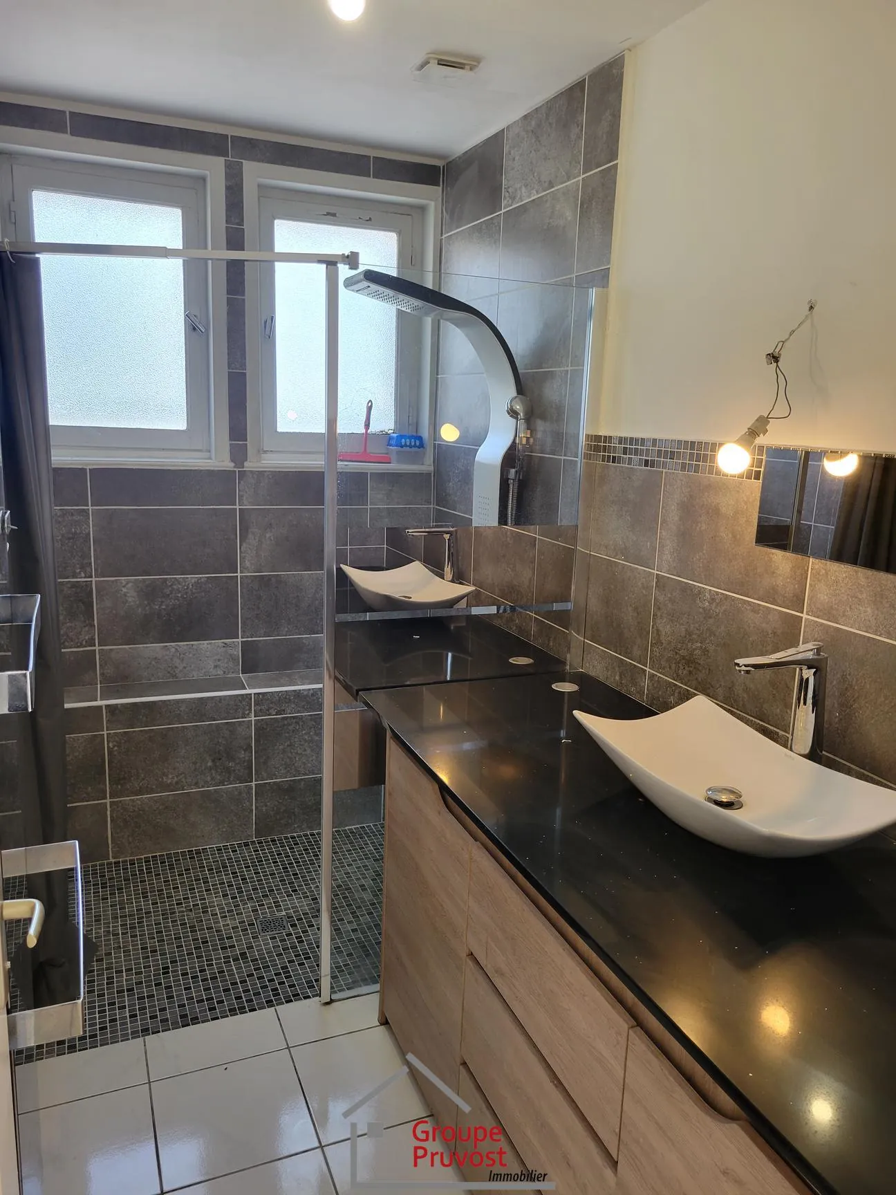 Maison rénovée de 162 m² avec 4 chambres à Parigny, proche Coteau 