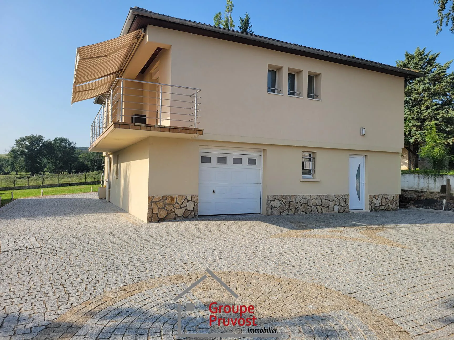 Maison rénovée de 162 m² avec 4 chambres à Parigny, proche Coteau 