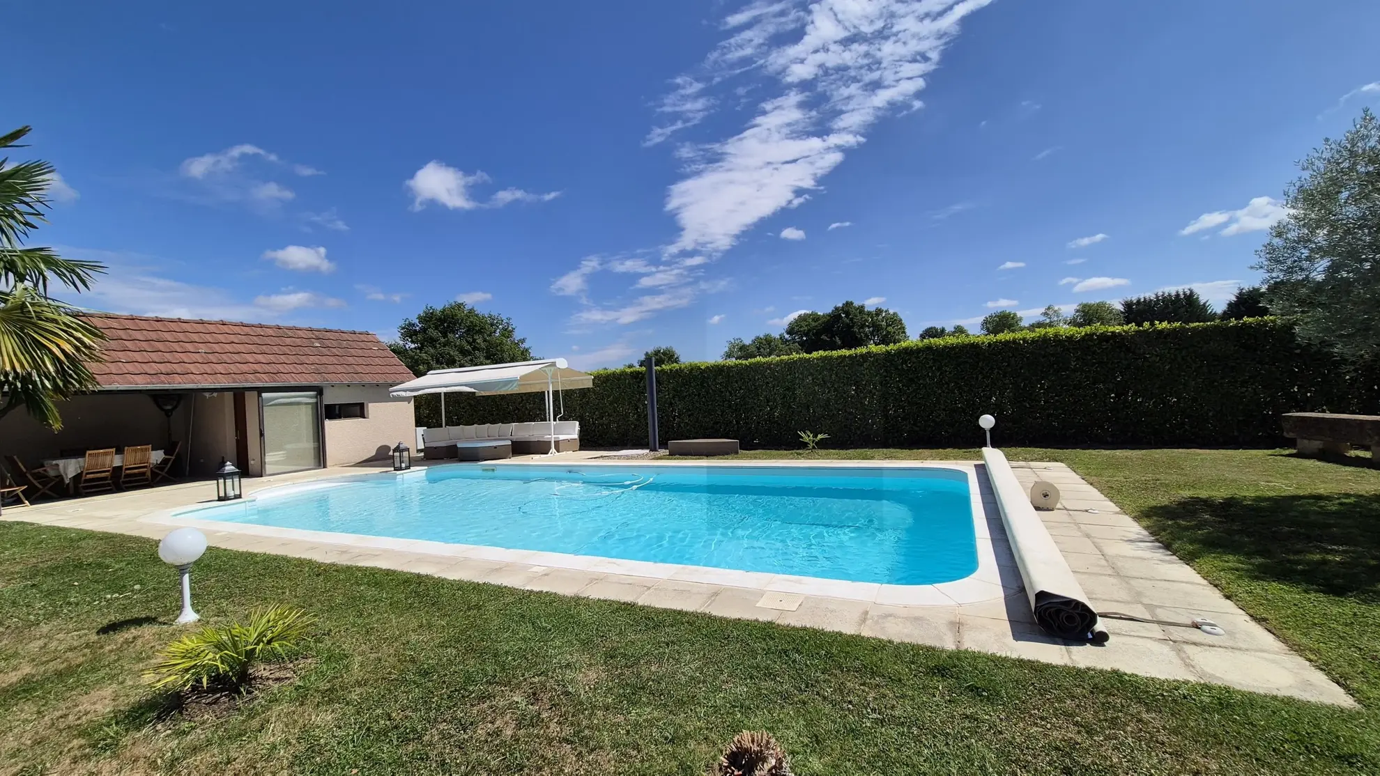 Belle maison avec piscine et grand jardin à La Motte Saint-Jean 