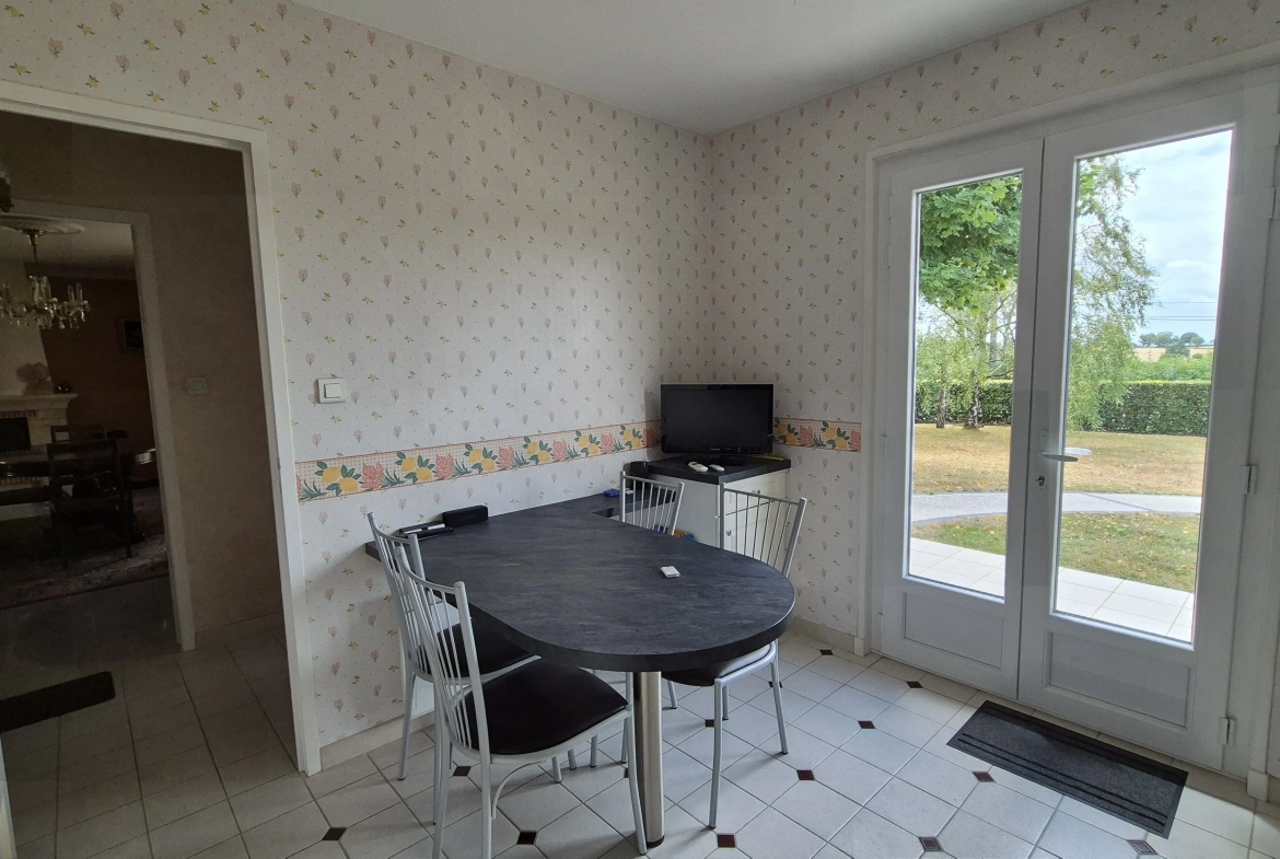 Belle maison avec piscine et grand jardin à La Motte Saint-Jean 