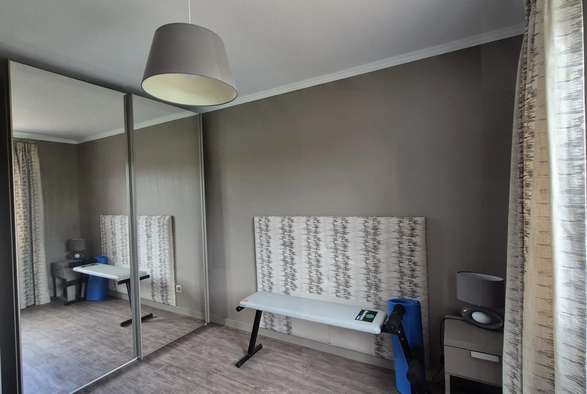 Belle maison avec piscine et grand jardin à La Motte Saint-Jean 