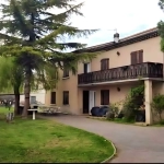 Maison traditionnelle à Laragne Monteglin avec potentiel d’aménagement et grand terrain